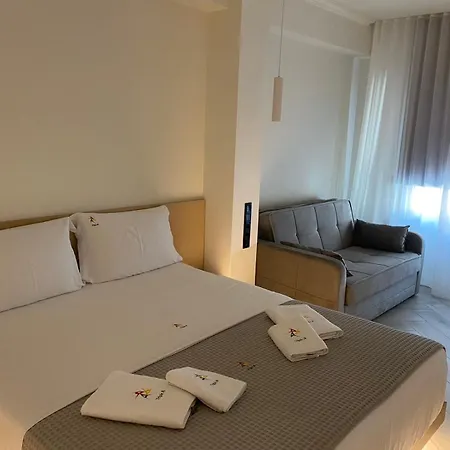 Triple A - Stylish Seven On The Pedestrian - Free Parking! Apart-hotel